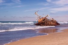 Ship Wreck On Sea Royalty Free Stock Photos Ship Wreck On Sea Royalty Free Stock Photos