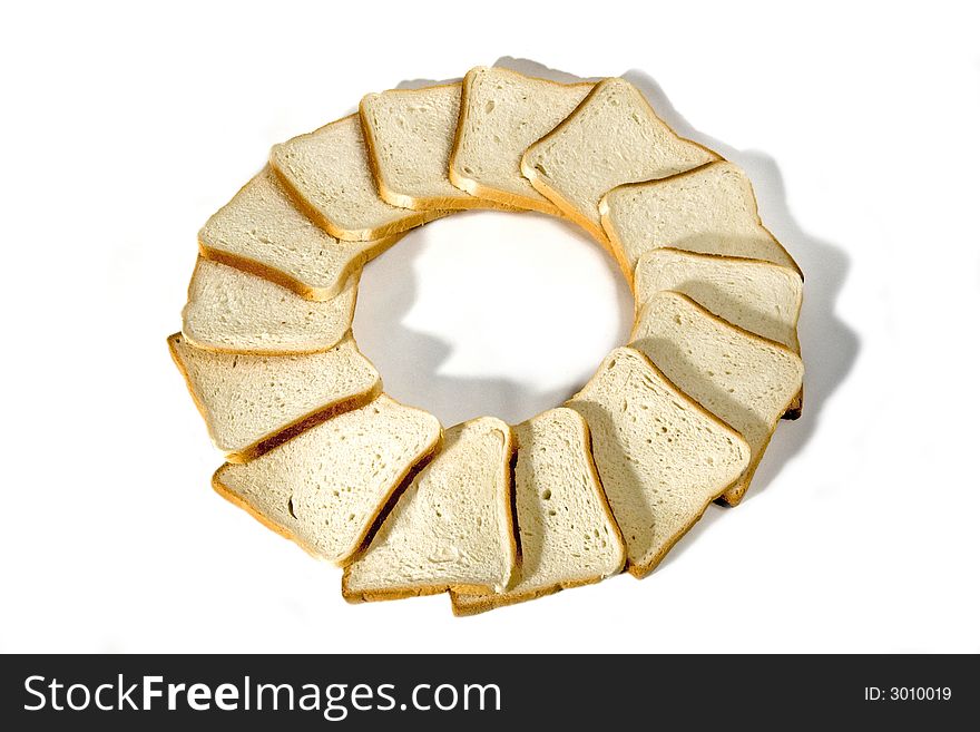 Many slices of sandwich bread in circle