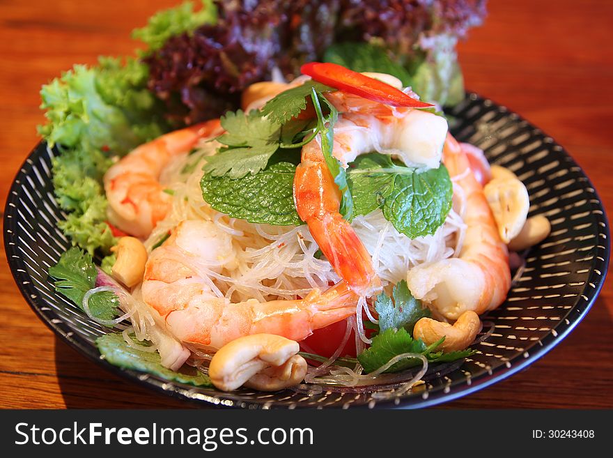 Sour & spicy vermicelli salad with prawn