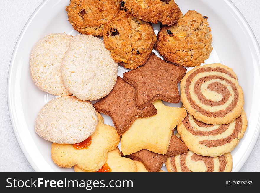 Freshly baked cookies on plate