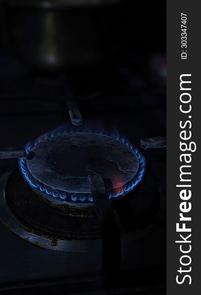 Aesthetic stove with blue flames