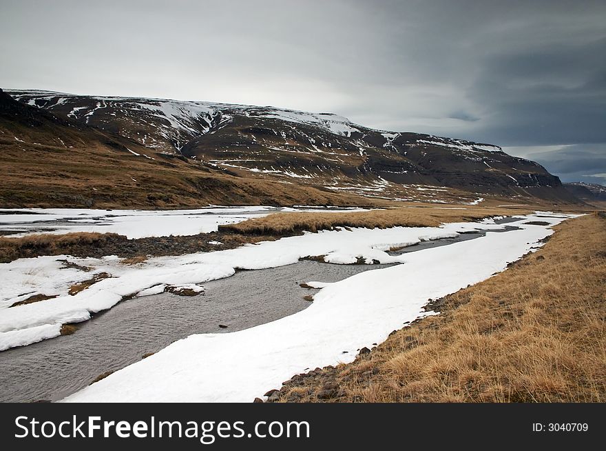 River and mountains in Iceland
