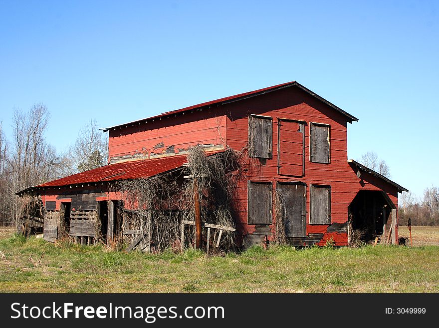 An old barn in a field in South Carolina