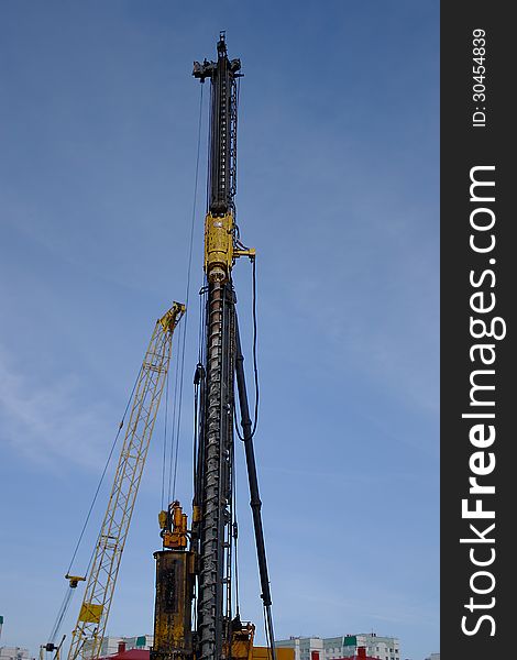 Drilling Rig And Crane