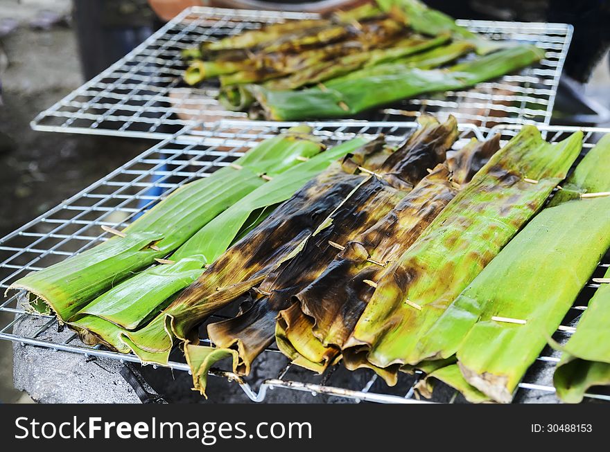 Thai dessert made from glutinous