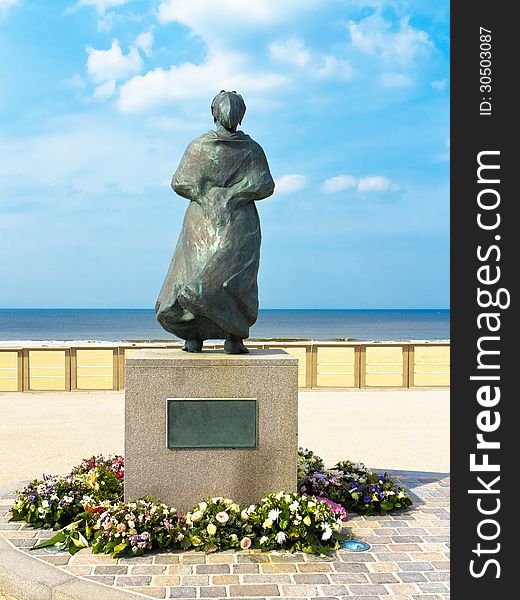 Waiting for the return of the sailor-man Memorial sculpture at the new Scheveningen Seashore, The Hague, Netherlands. Waiting for the return of the sailor-man Memorial sculpture at the new Scheveningen Seashore, The Hague, Netherlands