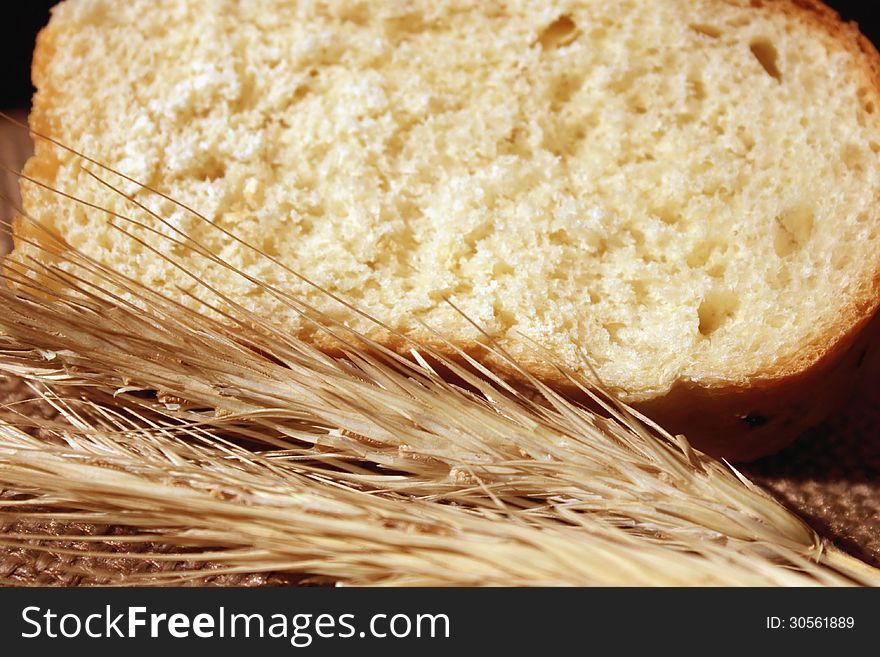 Bread and wheat ears (details)