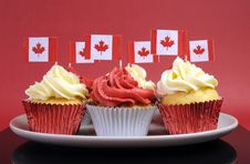 Red And White Cupcakes With Canadian Maple Leaf National Flags Stock Photography Red And White Cupcakes With Canadian Maple Leaf National Flags Stock Photography