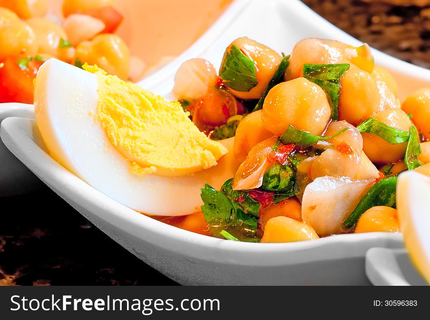 Salad of chickpeas, herbs, eggs