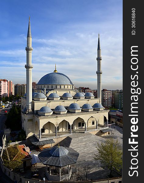Mosque in Istanbul, made â€‹â€‹famous scholars of religion in the name of Suleyman Hilmi Tunahan. Mosque in Istanbul, made â€‹â€‹famous scholars of religion in the name of Suleyman Hilmi Tunahan
