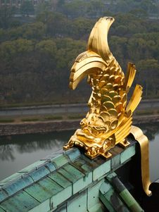 Golden Fish On The Roof Of Osaka Castle Royalty Free Stock Photos Golden Fish On The Roof Of Osaka Castle Royalty Free Stock Photos