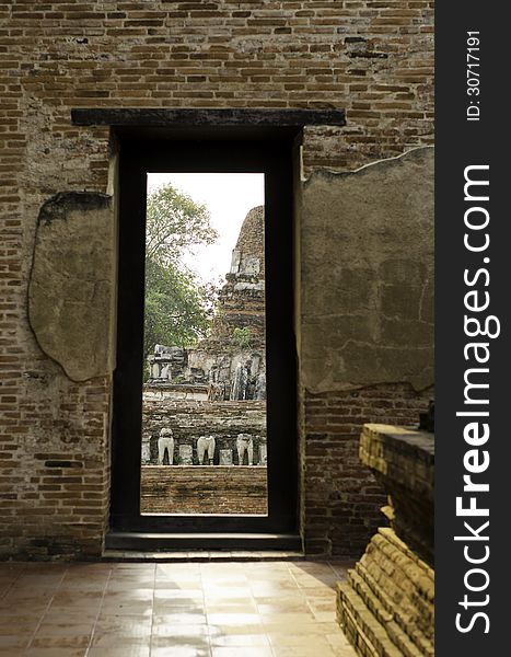 Gate at Wat Maheyong, Ancient temple and monument in Ayutthaya