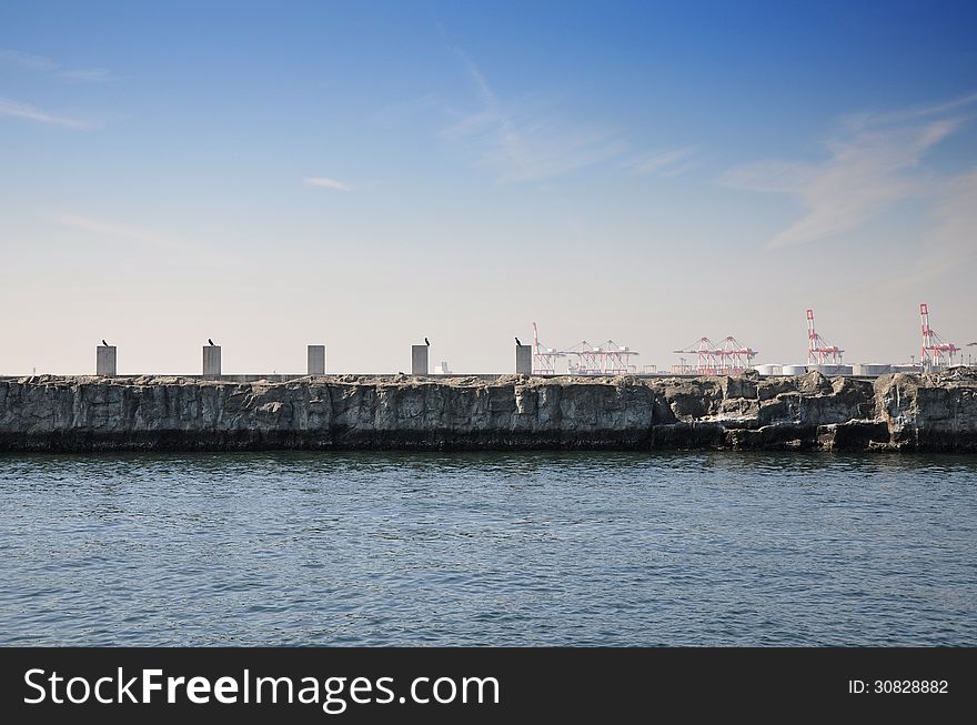 The five column - abstract architecture at tempozan harborland port, osaka, japan