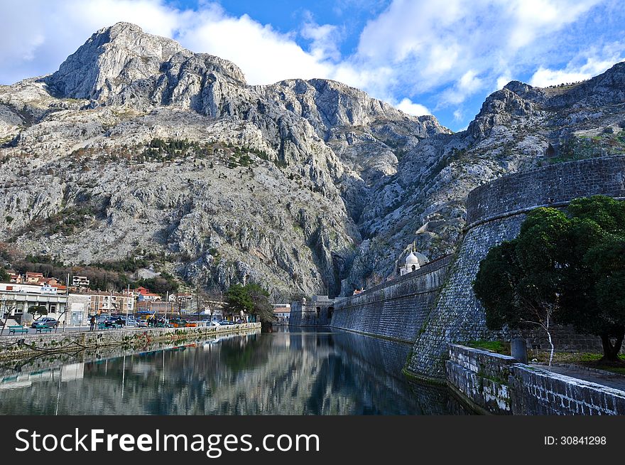 KOTOR FORTRESS AND MOUNTAINS