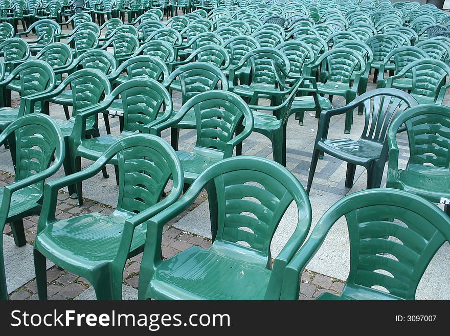 A lot of chairs with no one sitting on