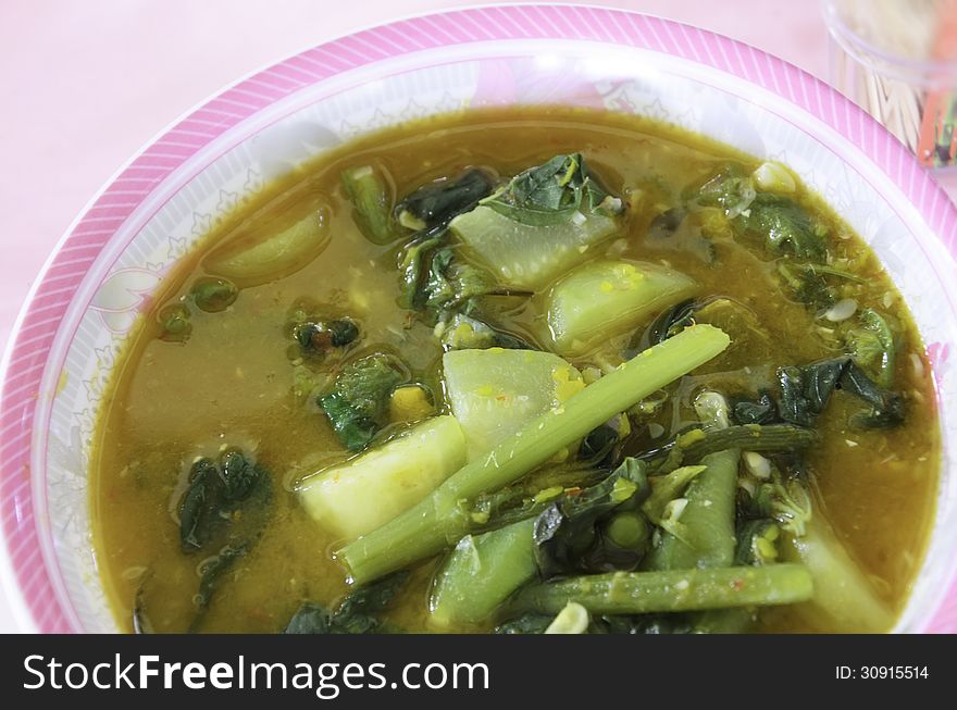 Sour soup made of tamarind paste