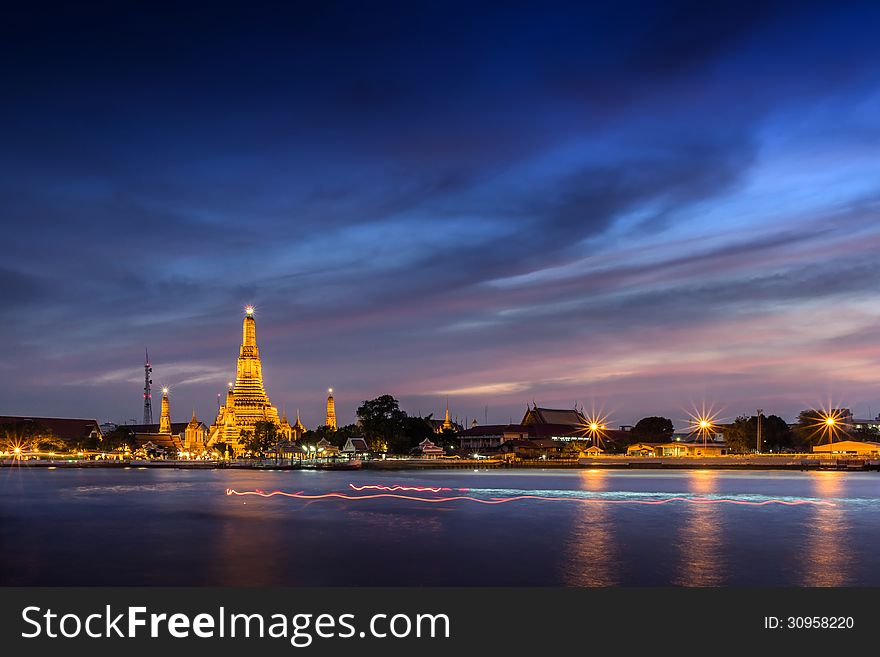 Twilight Wat Arun Bangkok