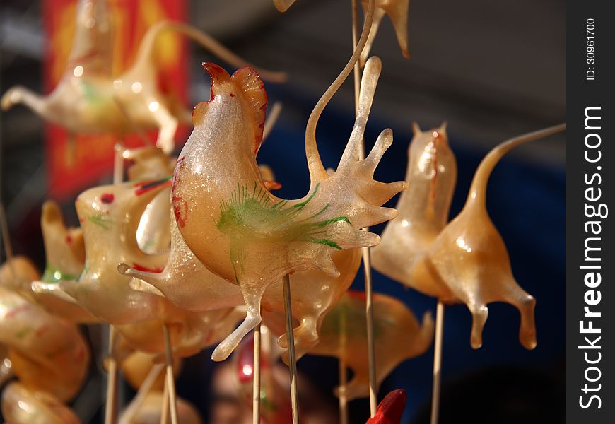 Blowing sugar figurines is a traditional Chinese handcraft