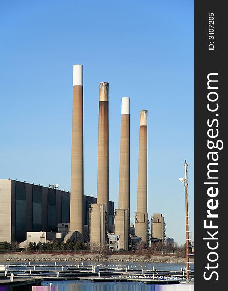 Power plant with four chimneys