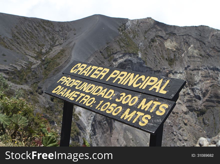 Sign welcoming visitors at Volcano Irazus rim. Sign welcoming visitors at Volcano Irazus rim.