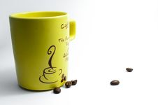 Roasted Coffee Beans And Cup Royalty Free Stock Photos Roasted Coffee Beans And Cup Royalty Free Stock Photos