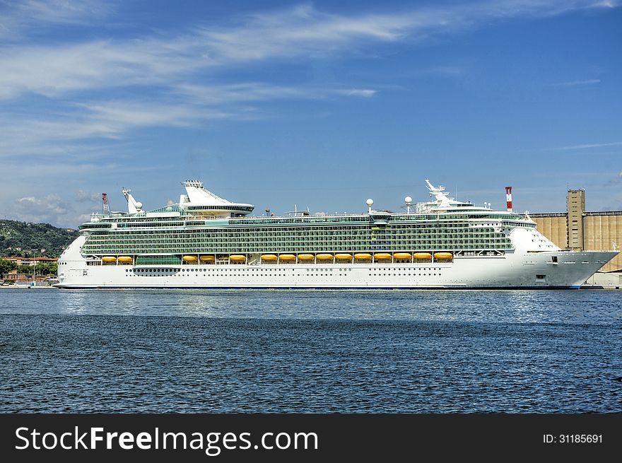 Cruise ship in the gulf of la spezia