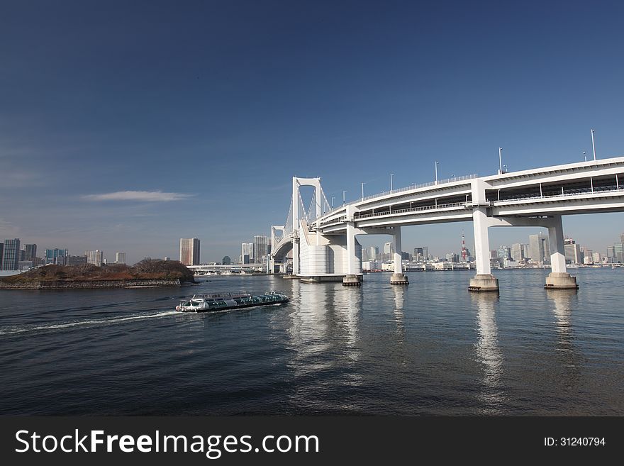 This bridges name is Rainbow in Tokyo. the scene a pleasure boat across was photographed. This bridges name is Rainbow in Tokyo. the scene a pleasure boat across was photographed.