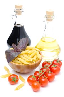 Penne Pasta, Fresh Tomatoes, Basil, Olive Oil And Balsamic Royalty Free Stock Images