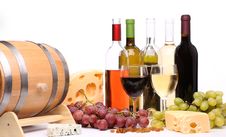 Bottles And Glasses Of Wine With Fruits Royalty Free Stock Images Bottles And Glasses Of Wine With Fruits Royalty Free Stock Images