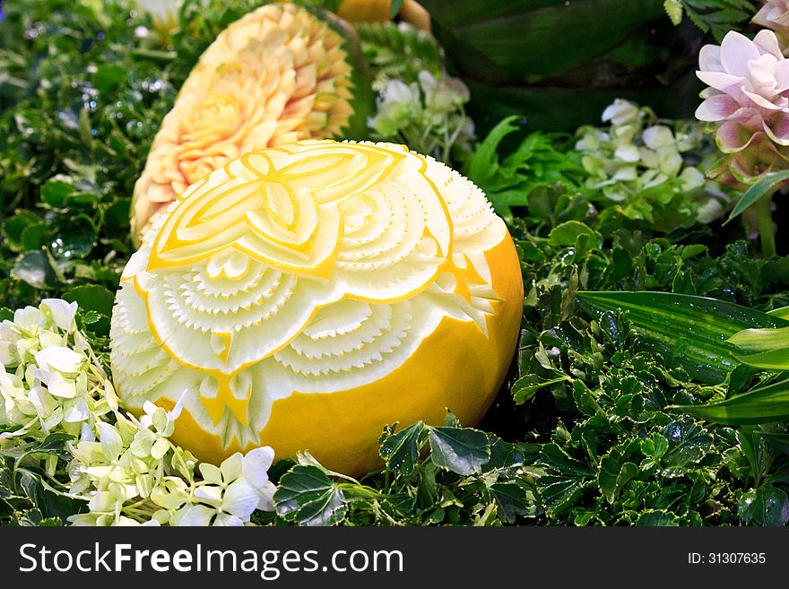 Cantaloup carving in the Thailand ultimate chef challenge 2013