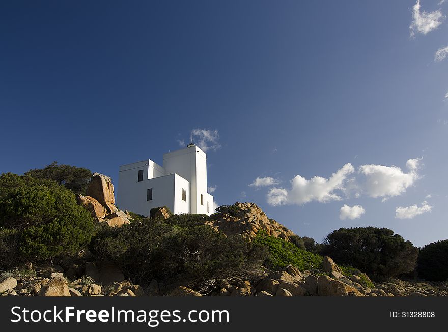 Located on the promontory, consists of a white-washed building, square-shaped with three floors. Built in 1903 was triggered by the Royal Navy in 1925. Located on the promontory, consists of a white-washed building, square-shaped with three floors. Built in 1903 was triggered by the Royal Navy in 1925.