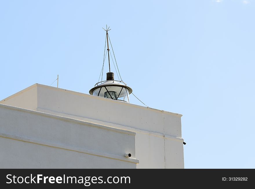 Located on the promontory, consists of a white-washed building, square-shaped with three floors. Built in 1903 was triggered by the Royal Navy in 1925. Located on the promontory, consists of a white-washed building, square-shaped with three floors. Built in 1903 was triggered by the Royal Navy in 1925.