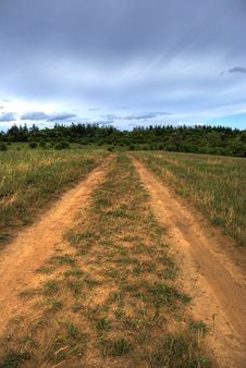 Road To A Field Royalty Free Stock Photography Road To A Field Royalty Free Stock Photography
