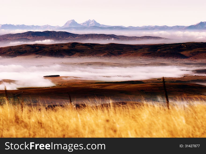 Scenery - misty dawn on the mountain