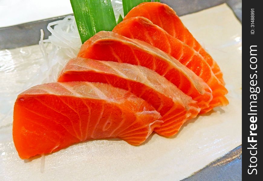 Sliced raw fatty salmon (Salmon sashimi)