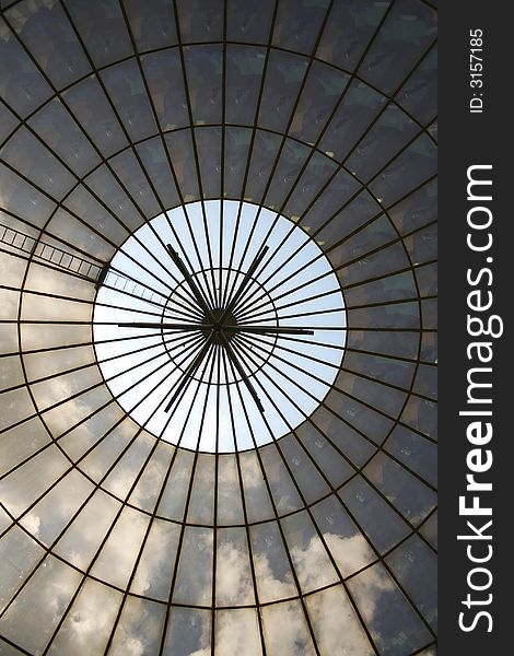 Radiate circular ceiling inside a museum