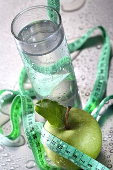 Water And Apple Royalty Free Stock Images Water And Apple Royalty Free Stock Images