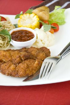 Fried Chicken Dish On Red Royalty Free Stock Images Fried Chicken Dish On Red Royalty Free Stock Images