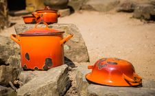 Orange Pots And Pans Royalty Free Stock Photography Orange Pots And Pans Royalty Free Stock Photography