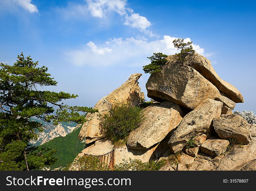 The Life On The Boulders_Hua Mountain_xian