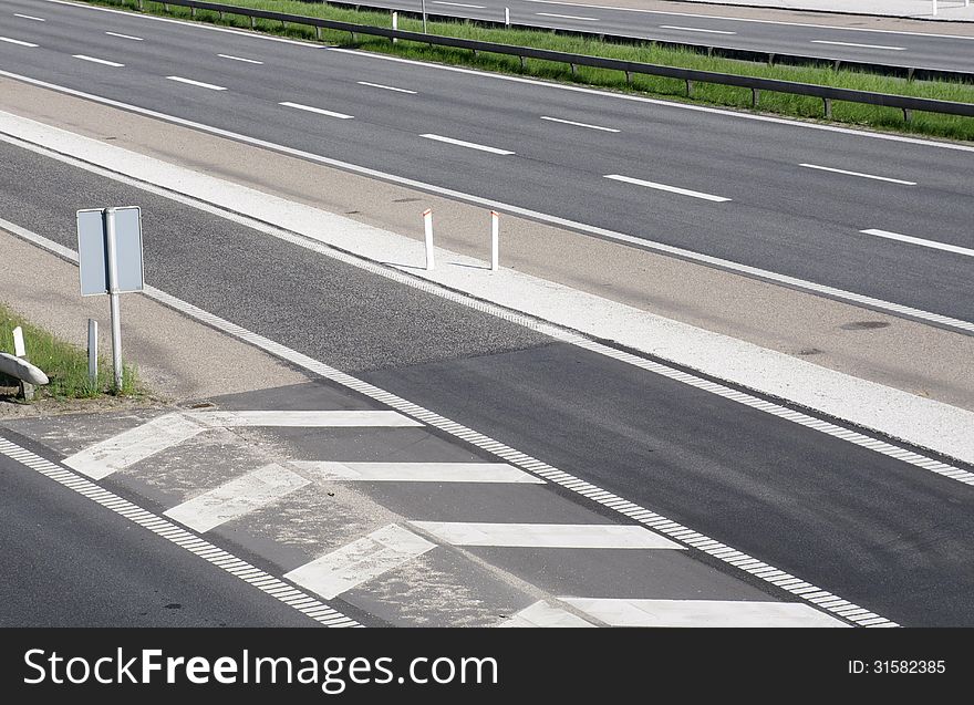 Empty highway, no traffic.