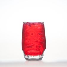 Red Fruit Flavour Soft Drinks With Soda Water Royalty Free Stock Photos