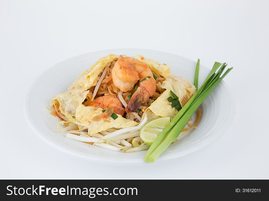 Stir-fired rice noodle with prawns
