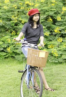 Woman With Retro Bicycle In A Park Royalty Free Stock Images Woman With Retro Bicycle In A Park Royalty Free Stock Images