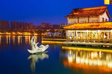 The Sculpture And Lake_night_landscape_xian Royalty Free Stock Image The Sculpture And Lake_night_landscape_xian Royalty Free Stock Image