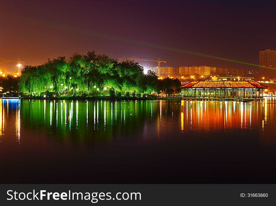 The isolated island green trees_night_landscape_xian