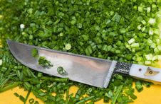 Chopped Green Onions With A Knife Royalty Free Stock Photography Chopped Green Onions With A Knife Royalty Free Stock Photography