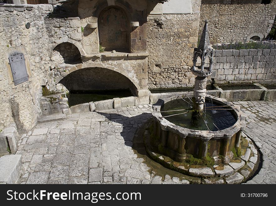 Historic center of Fontecchio (Abruzzo - Italy), more than 3 years after earthquake. In this picture the 14th century fountain. Fontecchio is a comune and town in the Province of LAquila in the Abruzzo region of Italy. History[edit] There is archaeological evidence of the Roman settlement of Fonticulanum down on the Aterno river. In the Middle Ages a castle was built on top of the hill and the population moved up there. The condottiero Braccio da Montone (Fortebraccio) (1368â€“1424) tried and failed to capture the castle in the 14th century. The earthquake caused damage to many buildings in the medieval center of Fontecchio. Several buildings also collapsed. Historic center of Fontecchio (Abruzzo - Italy), more than 3 years after earthquake. In this picture the 14th century fountain. Fontecchio is a comune and town in the Province of LAquila in the Abruzzo region of Italy. History[edit] There is archaeological evidence of the Roman settlement of Fonticulanum down on the Aterno river. In the Middle Ages a castle was built on top of the hill and the population moved up there. The condottiero Braccio da Montone (Fortebraccio) (1368â€“1424) tried and failed to capture the castle in the 14th century. The earthquake caused damage to many buildings in the medieval center of Fontecchio. Several buildings also collapsed