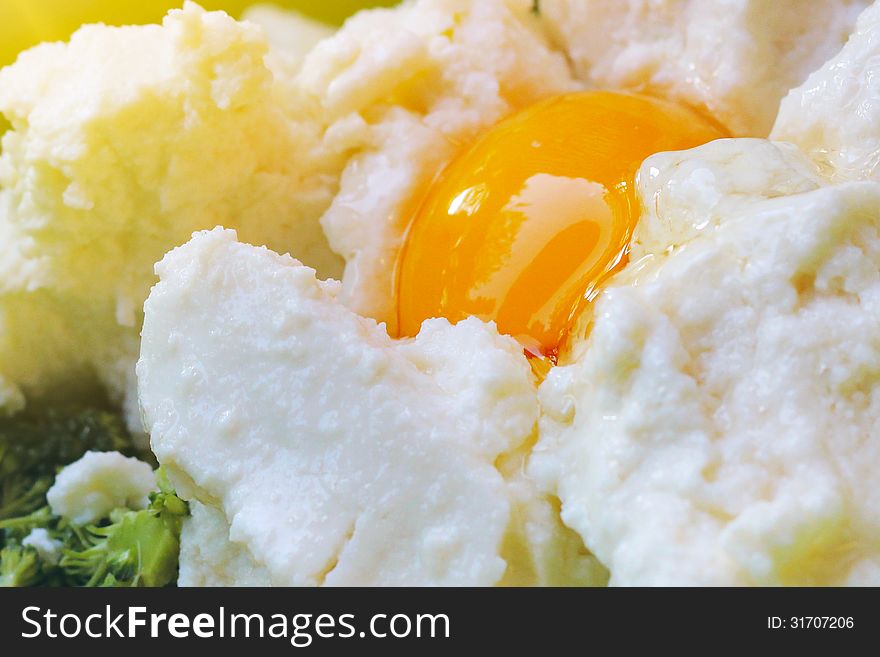 Egg and cottage cheese