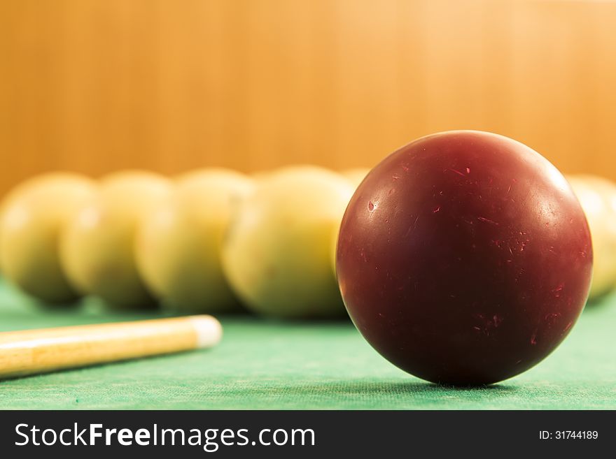 Russian pyramid and an old billiard balls